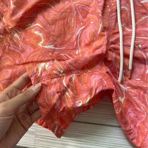 Eddie Bauer pink wave print athletic hiking shorts women’s size medium - Picture 6 of 12